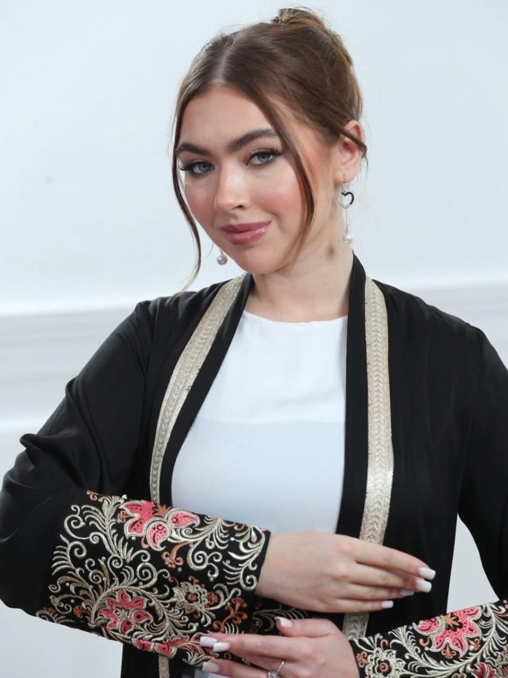 Floral Embroidered 3 Piece Abaya Set - Picture 6 of 8